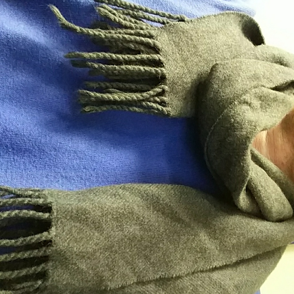 Grey scarf
